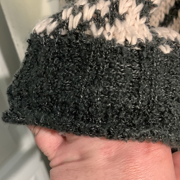 Woman’s Kismet Sweater - Picture 7 of 10